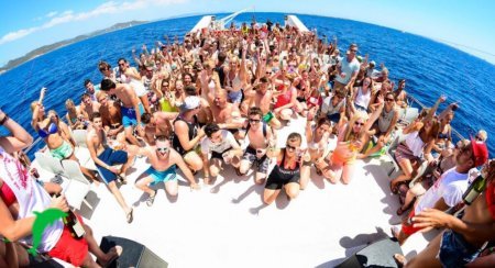 Vive La Mejor Fiesta En Barco En Gran Canaria Con Djs De Primera Y La Mejor Diversi N En Alta Mar